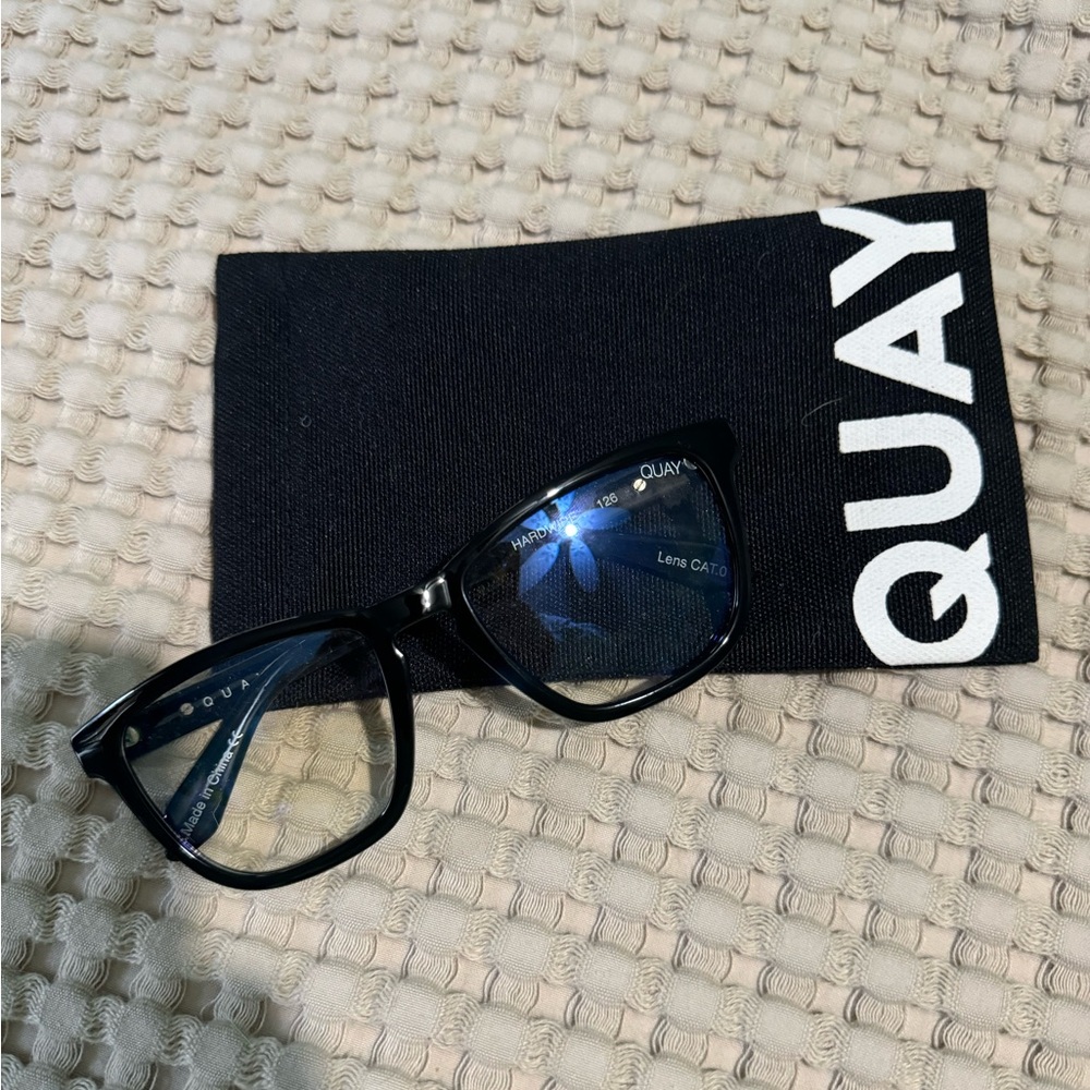 Quay Hardwire Bluelight Glasses